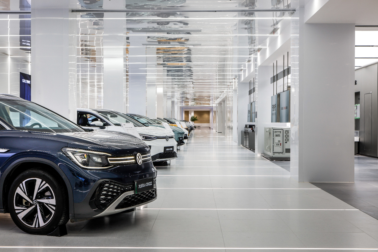 新增 - 圖3-寧德時代新能源生活廣場車輛展示區.jpg